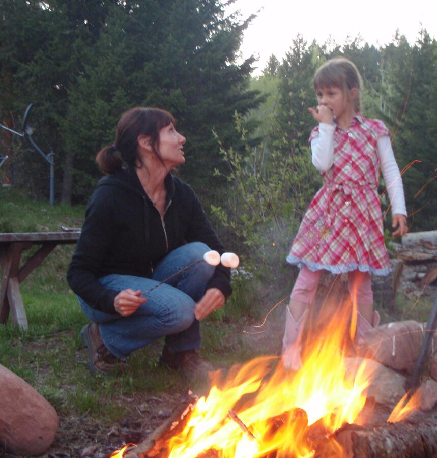Marshmallows and S'mores: A Campfire Tradition
